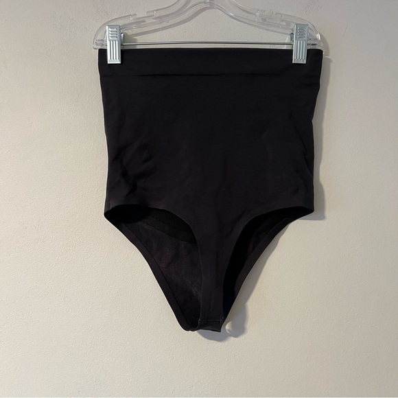 SKIMS High Waisted Thong NEW - Picture 4 of 4
